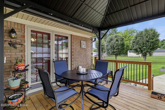 8104 Tonya Ct, Louisville, KY 40214