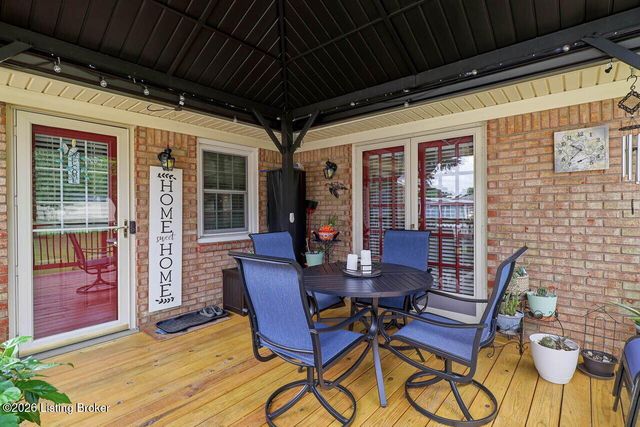 8104 Tonya Ct, Louisville, KY 40214
