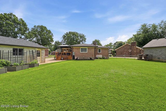 8104 Tonya Ct, Louisville, KY 40214