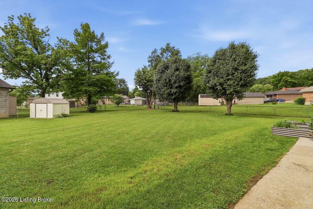 8104 Tonya Ct, Louisville, KY 40214