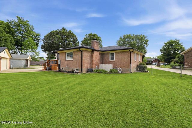 8104 Tonya Ct, Louisville, KY 40214