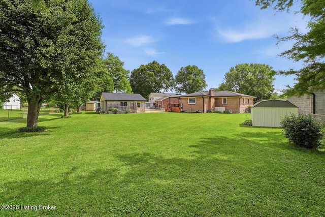 8104 Tonya Ct, Louisville, KY 40214