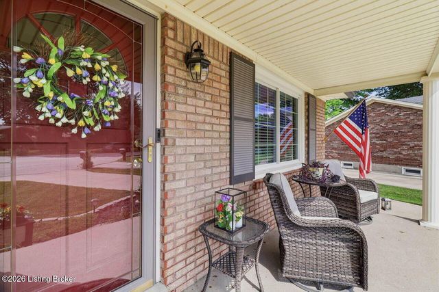 8104 Tonya Ct, Louisville, KY 40214