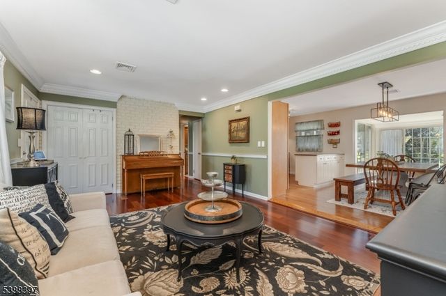 44 Hoffman Dr, Califon Boro, NJ 07830