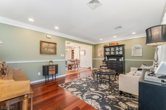 44 Hoffman Dr, Califon Boro, NJ 07830