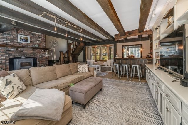 44 Hoffman Dr, Califon Boro, NJ 07830