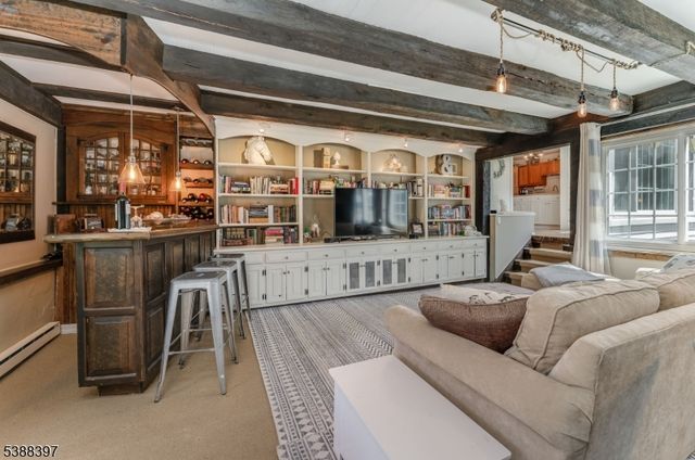 44 Hoffman Dr, Califon Boro, NJ 07830