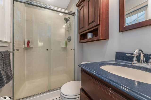 44 Hoffman Dr, Califon Boro, NJ 07830