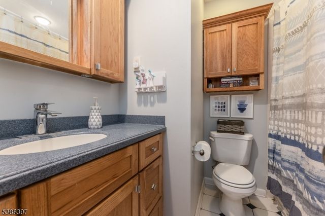 44 Hoffman Dr, Califon Boro, NJ 07830