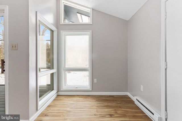 6522 RUNNYMEAD LN, Tobyhanna, PA 18466