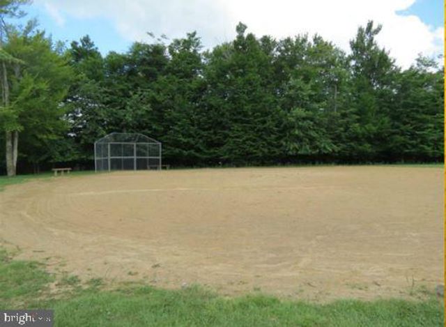 6522 RUNNYMEAD LN, Tobyhanna, PA 18466