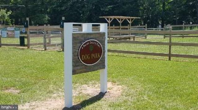 6522 RUNNYMEAD LN, Tobyhanna, PA 18466