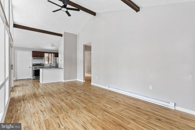 6522 RUNNYMEAD LN, Tobyhanna, PA 18466