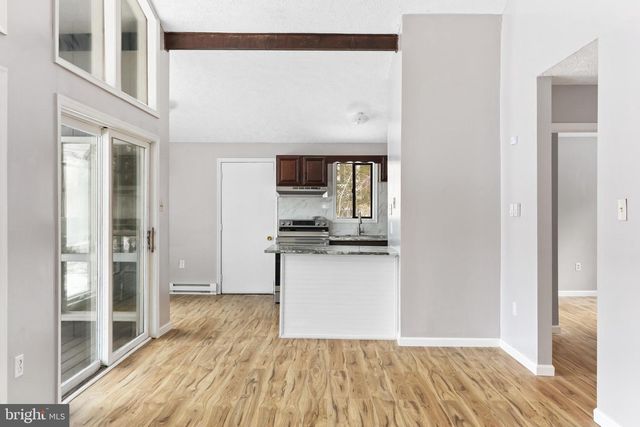 6522 RUNNYMEAD LN, Tobyhanna, PA 18466