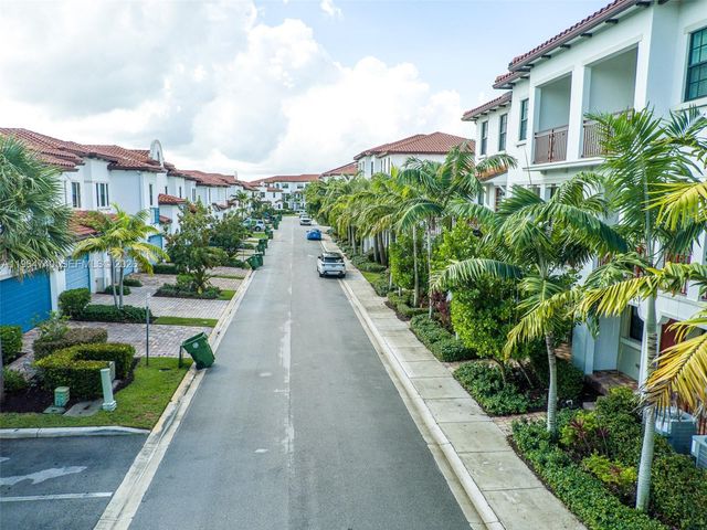 11660 SW 13th Court, Pembroke Pines, FL 33025