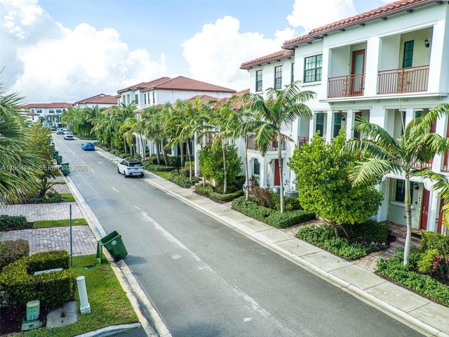 11660 SW 13th Court, Pembroke Pines, FL 33025