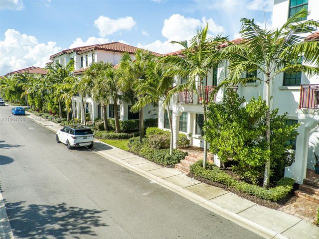 11660 SW 13th Court, Pembroke Pines, FL 33025