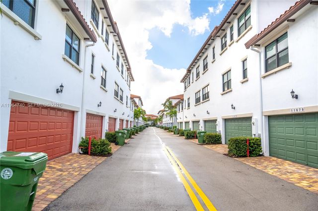11660 SW 13th Court, Pembroke Pines, FL 33025