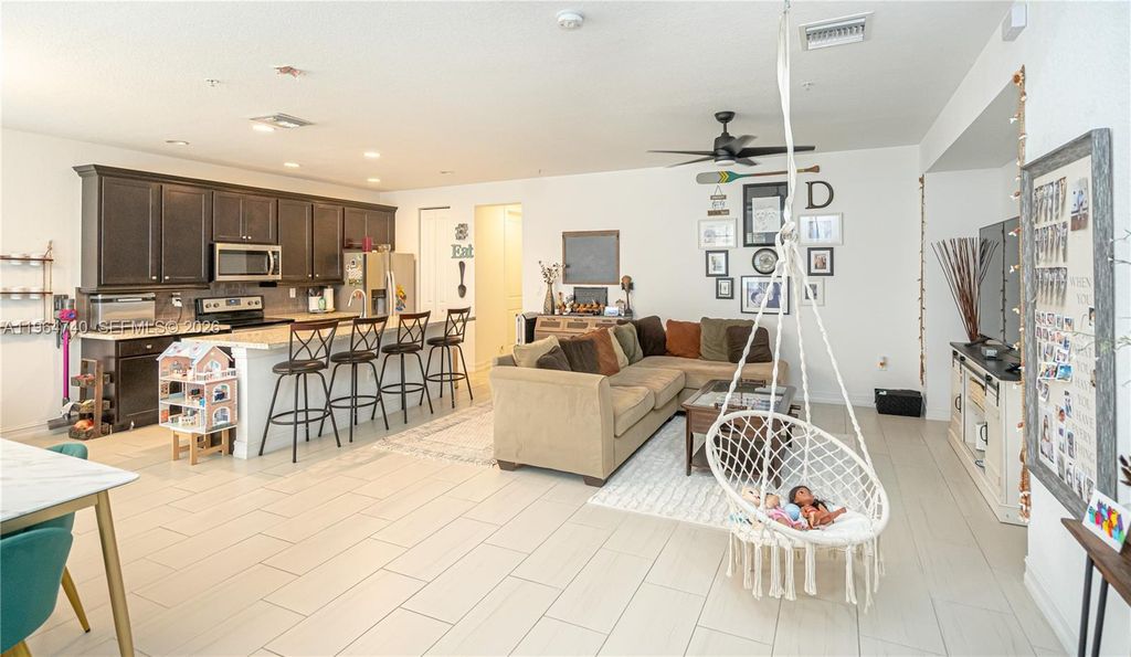 11660 SW 13th Court, Pembroke Pines, FL 33025