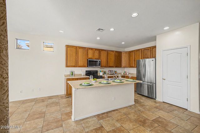 2124 W RED BIRD Road, Phoenix, AZ 85085