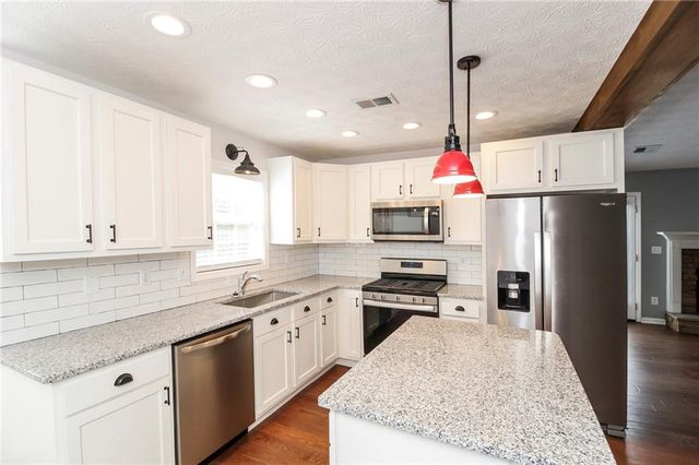 96 Charleston Parkway, Dallas, GA 30157