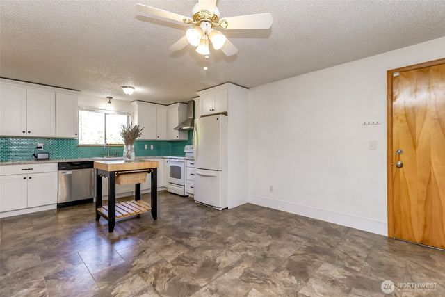 2501 64th Avenue NE, Tacoma, WA 98422