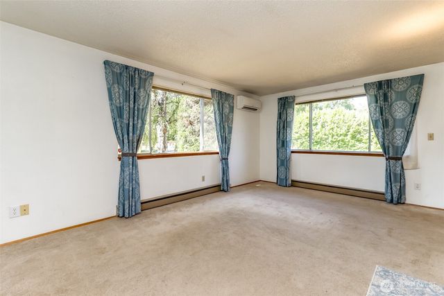 2501 64th Avenue NE, Tacoma, WA 98422