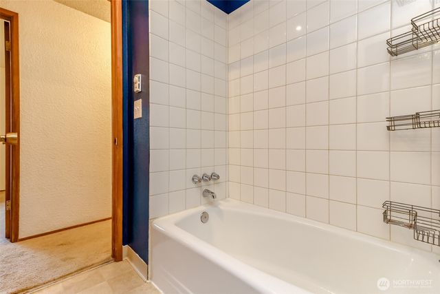 2501 64th Avenue NE, Tacoma, WA 98422
