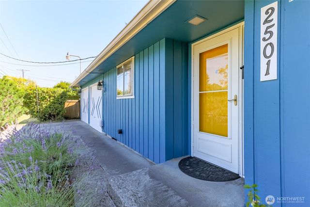 2501 64th Avenue NE, Tacoma, WA 98422