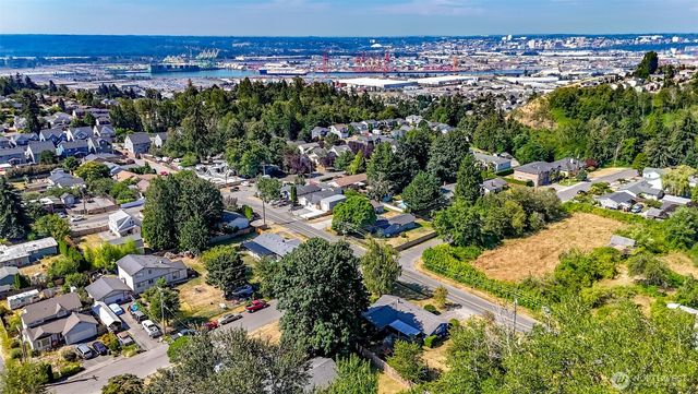 2501 64th Avenue NE, Tacoma, WA 98422