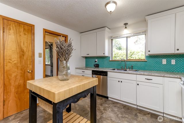2501 64th Avenue NE, Tacoma, WA 98422