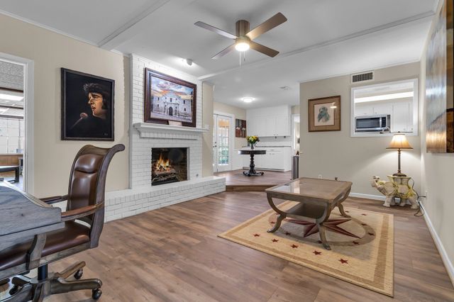1800 Cardinal St, Longview, TX 75601