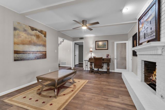 1800 Cardinal St, Longview, TX 75601