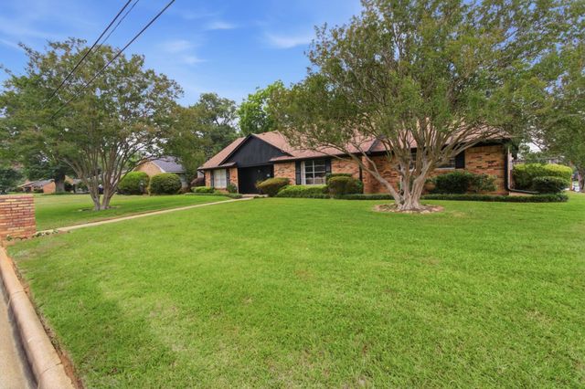 1800 Cardinal St, Longview, TX 75601