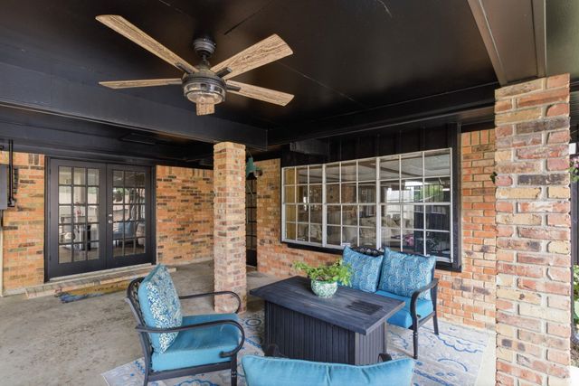1800 Cardinal St, Longview, TX 75601
