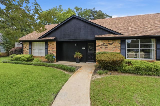 1800 Cardinal St, Longview, TX 75601