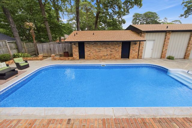 1800 Cardinal St, Longview, TX 75601