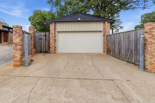 1800 Cardinal St, Longview, TX 75601