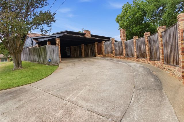 1800 Cardinal St, Longview, TX 75601