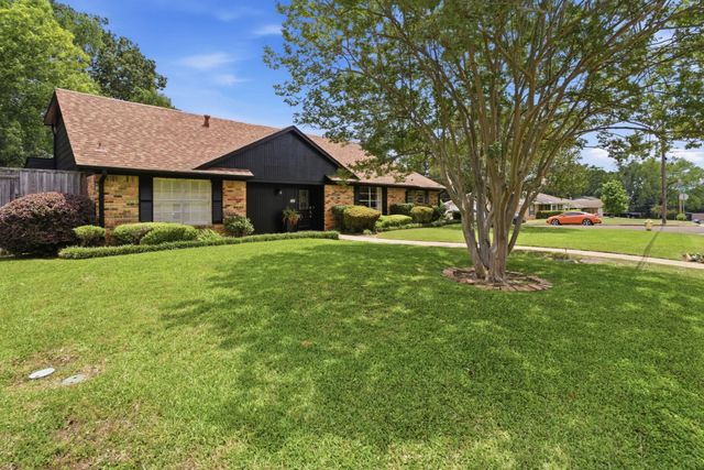 1800 Cardinal St, Longview, TX 75601