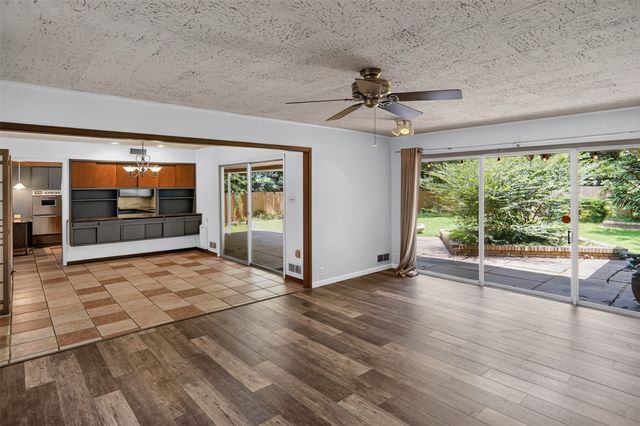 1911 Harrison Avenue, Paris, TX 75460