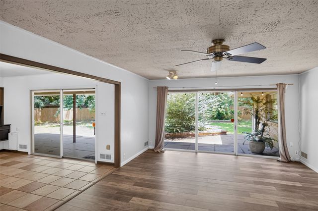 1911 Harrison Avenue, Paris, TX 75460