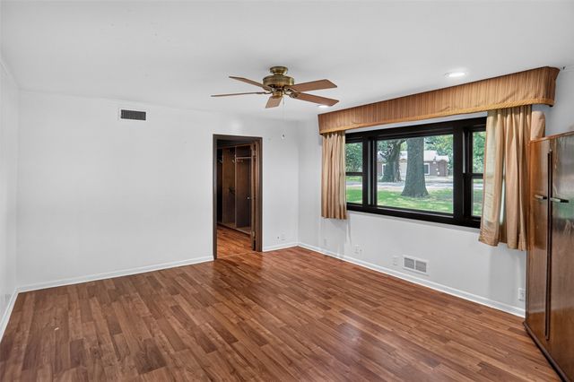 1911 Harrison Avenue, Paris, TX 75460