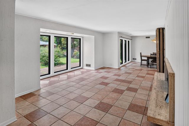 1911 Harrison Avenue, Paris, TX 75460