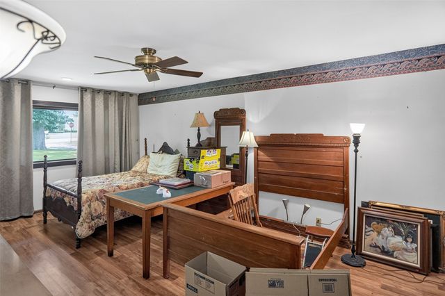 1911 Harrison Avenue, Paris, TX 75460