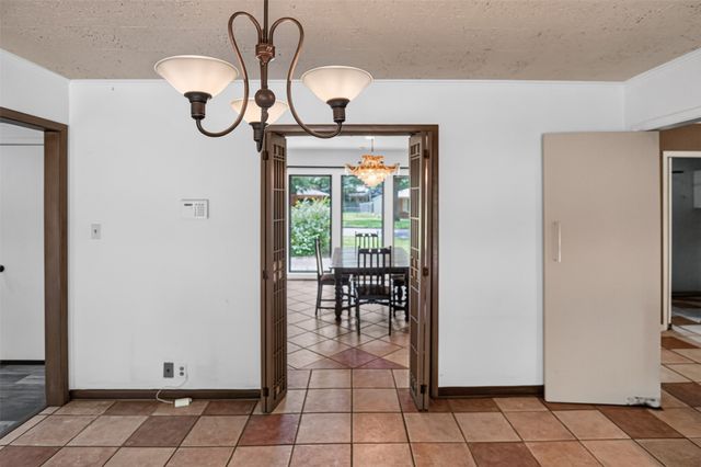 1911 Harrison Avenue, Paris, TX 75460