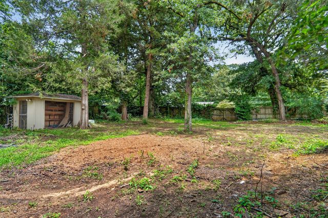 1911 Harrison Avenue, Paris, TX 75460