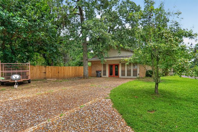 1911 Harrison Avenue, Paris, TX 75460