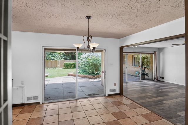 1911 Harrison Avenue, Paris, TX 75460