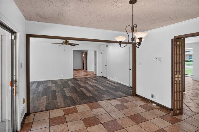 1911 Harrison Avenue, Paris, TX 75460
